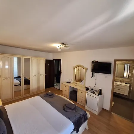 Mafi Guest house 2*
