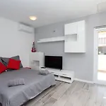 בית הארחה Mafi רוביני